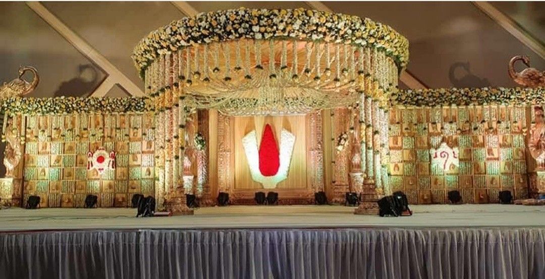 Wide-angle event stage